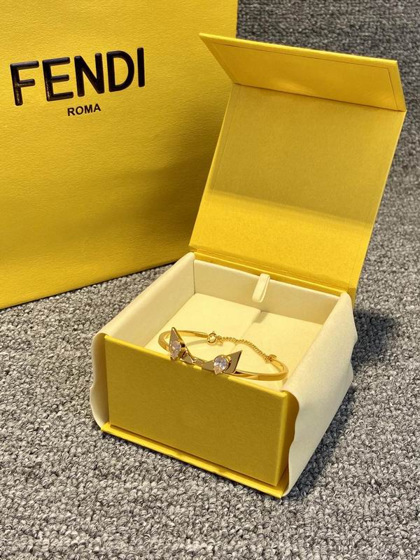 Fendi bracelet 05lyx80
